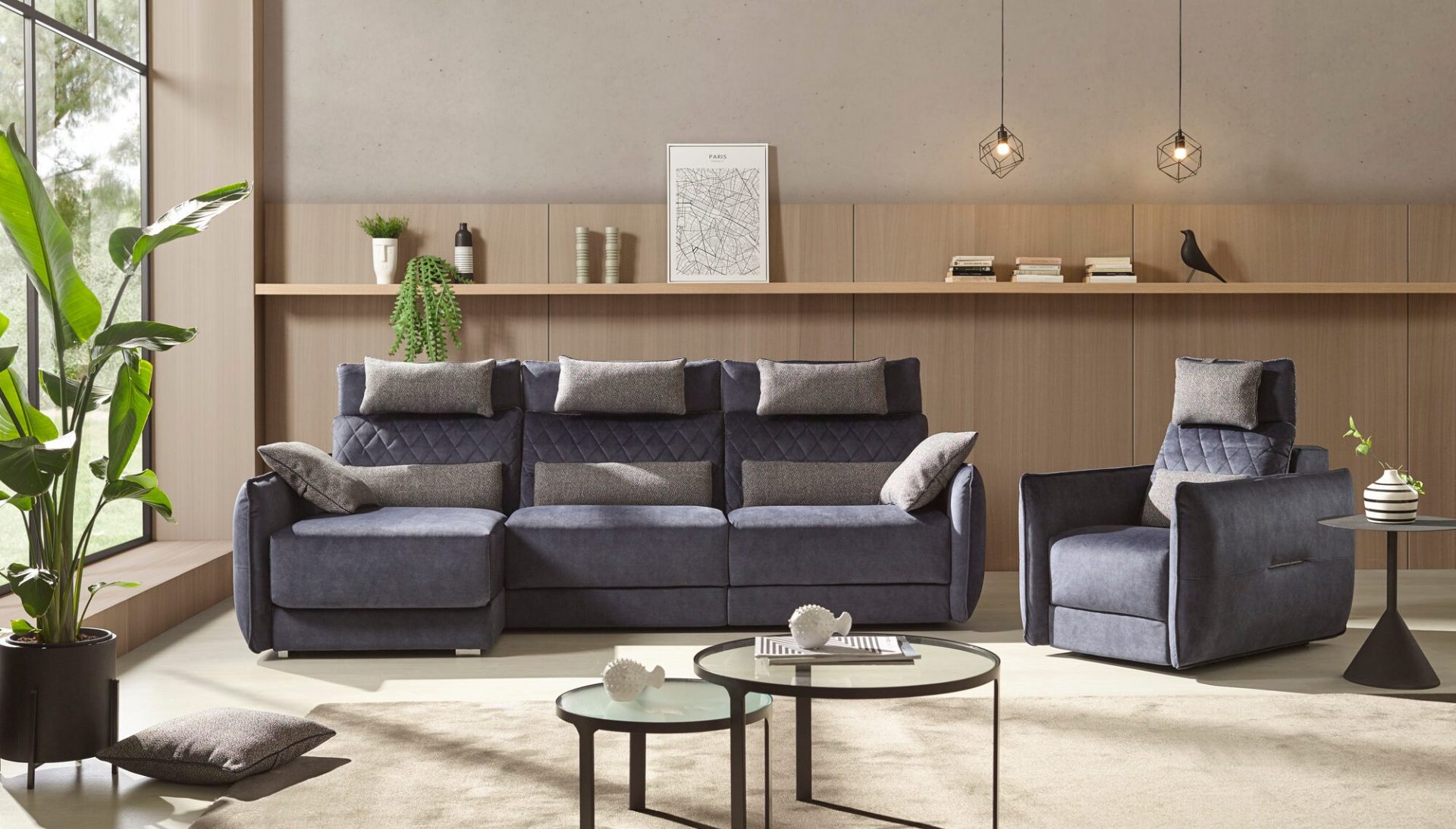 Transforma tu sala en un oasis de serenidad y elegancia, creando un espacio perfecto para el descanso y el buen gusto. Encuentra sofás únicos que realcen la armonía de tu hogar.